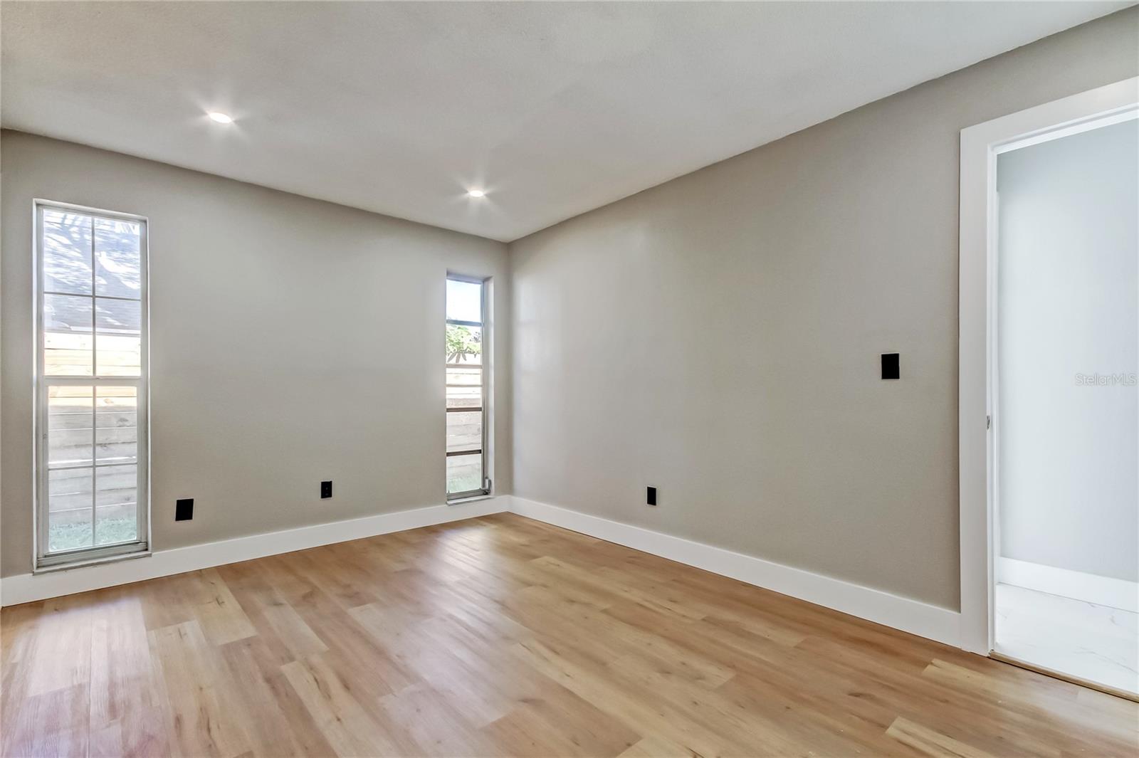 ARVIS CIRCLE - Residential