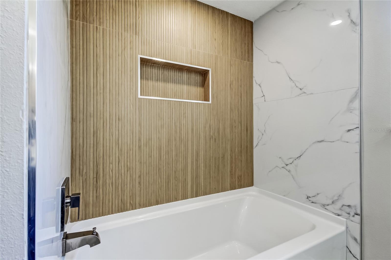 ARVIS CIRCLE - Residential