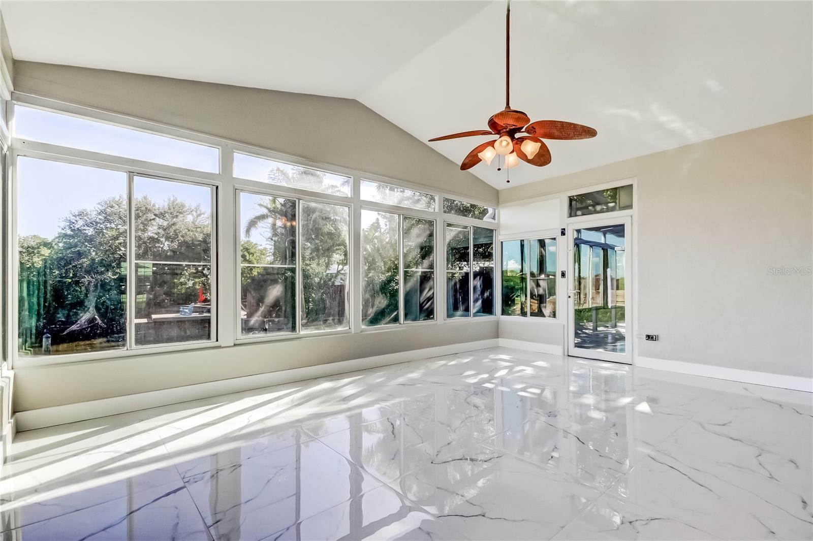 ARVIS CIRCLE - Residential