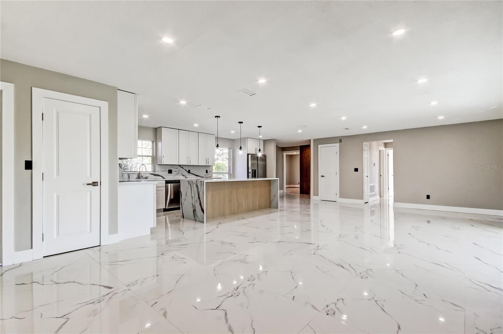 ARVIS CIRCLE - Residential