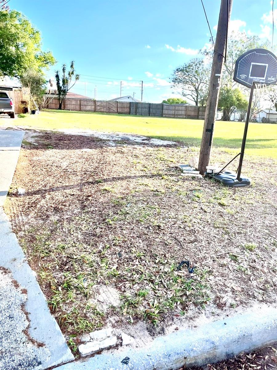 TWIN LAKE PARK RESUB - Land