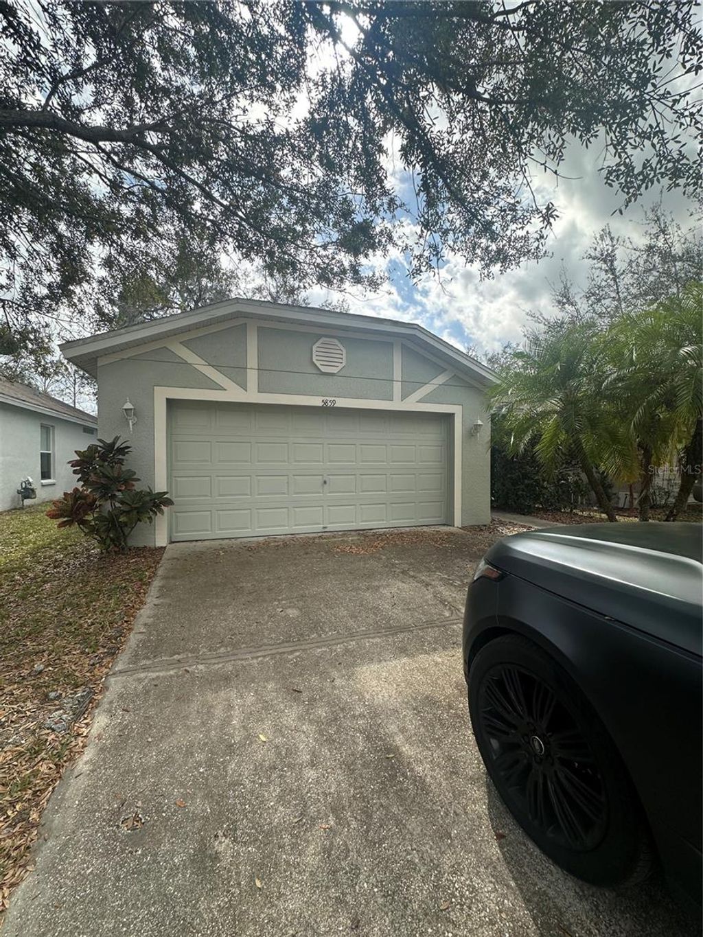 Photo of 5859 Wrenwater Drive, Lithia, FL 33547 (MLS # J992971)