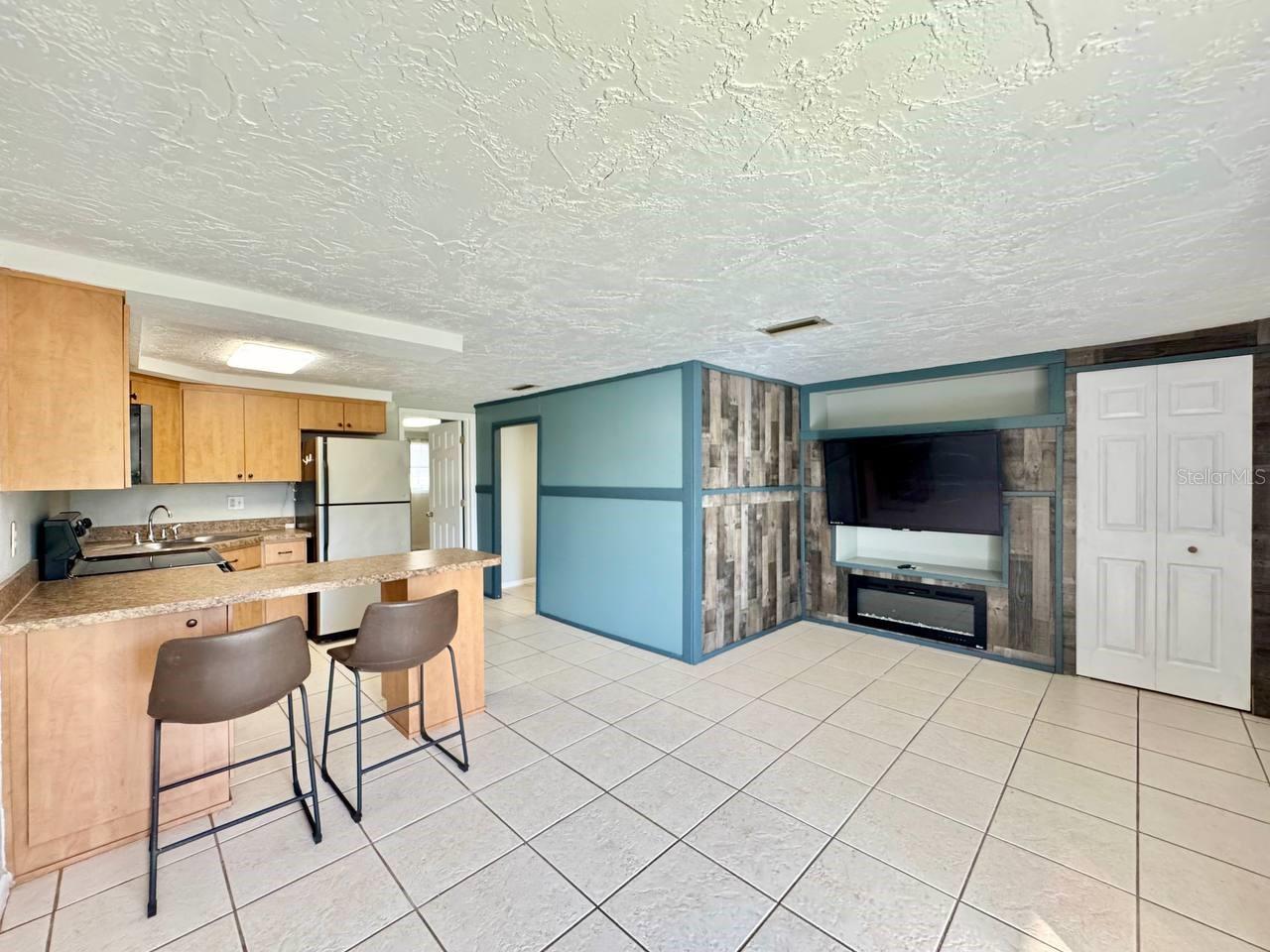 TRI LEISURE CONDO - Residential Lease