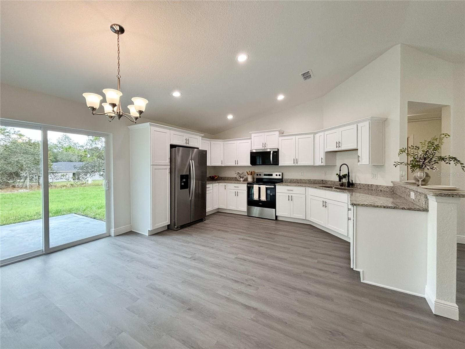 RAINBOW LAKES ESTATE - Residential