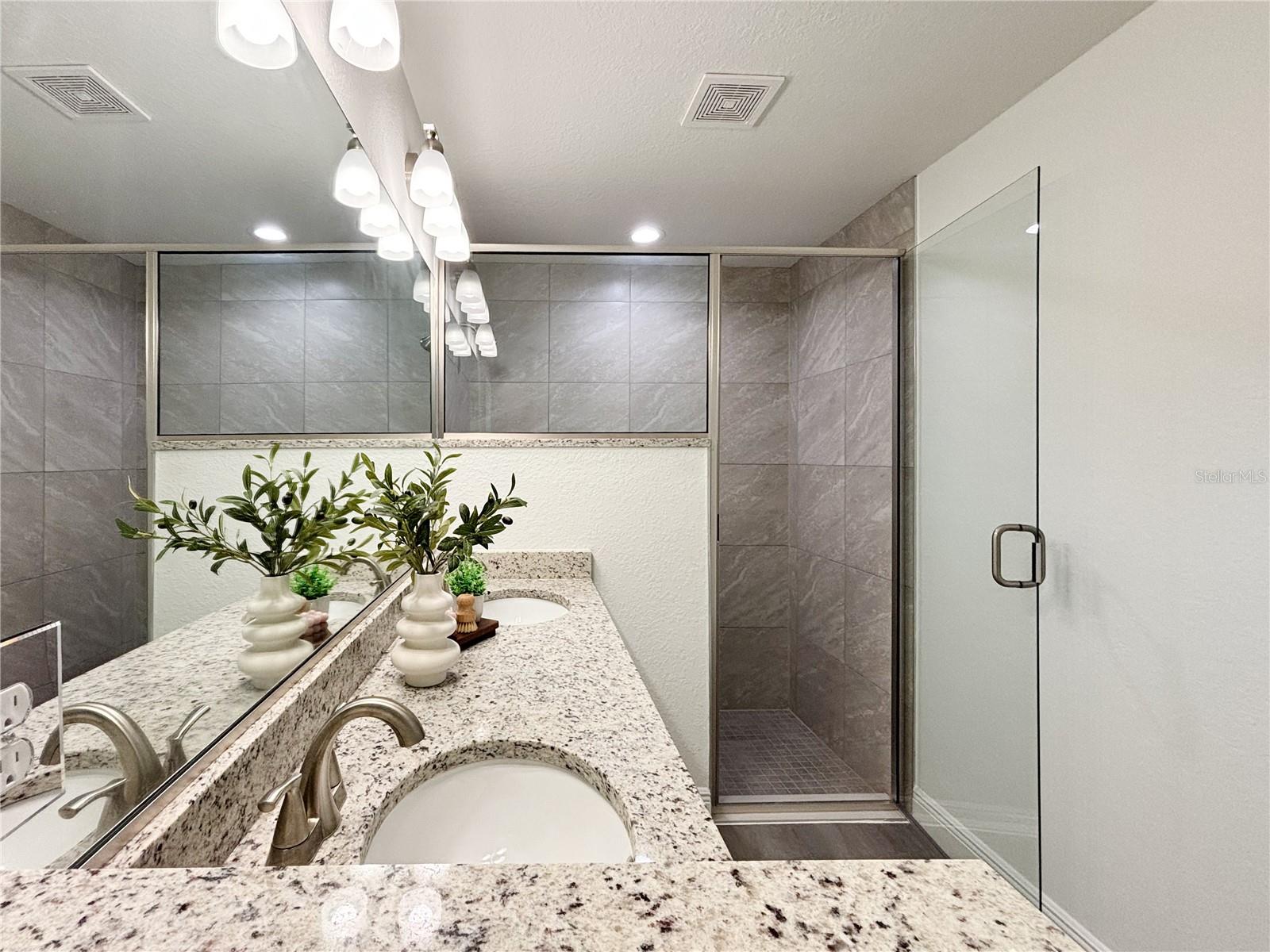 RAINBOW LAKES ESTATE - Residential