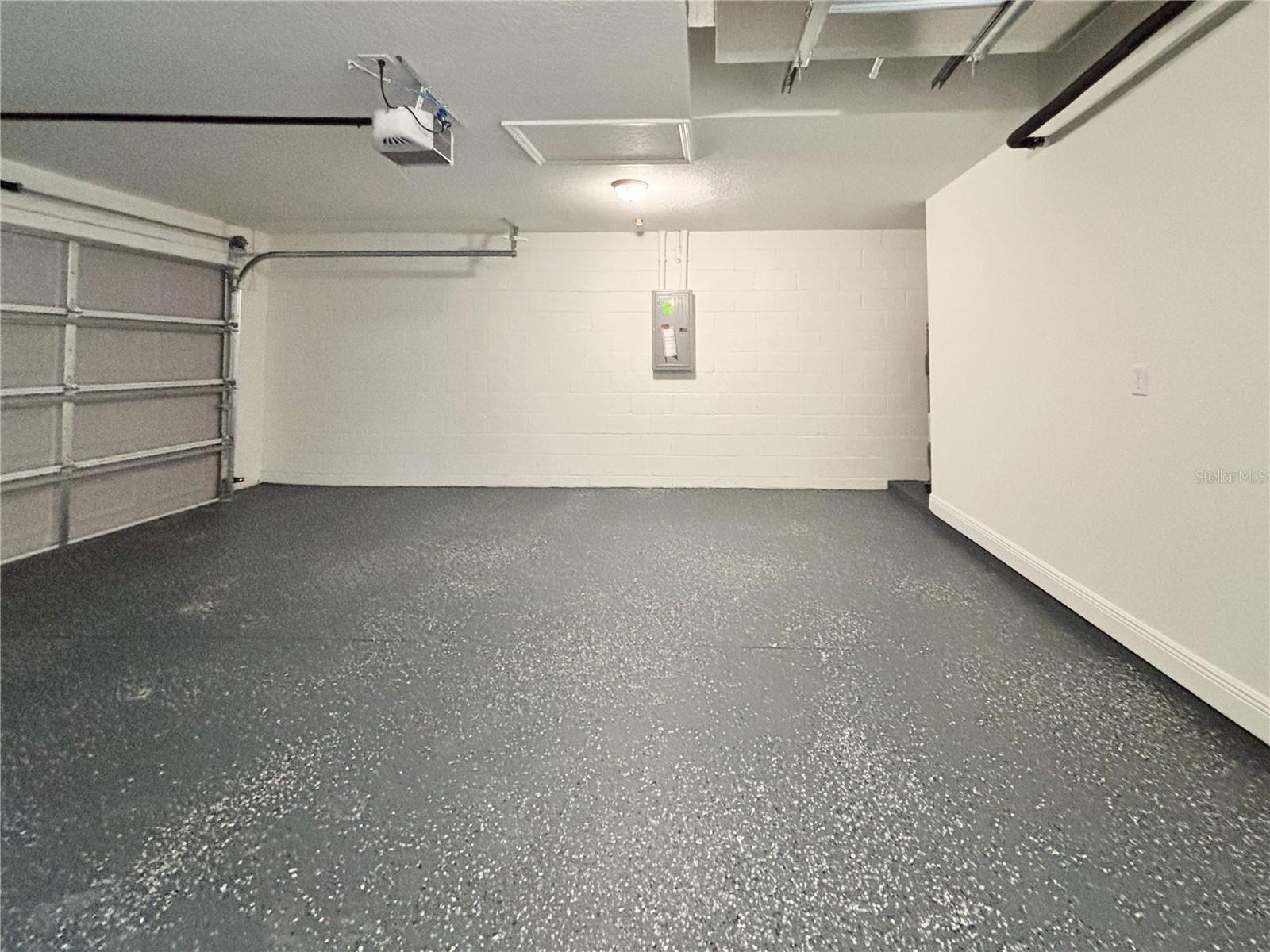 RAINBOW LAKES ESTATE - Residential