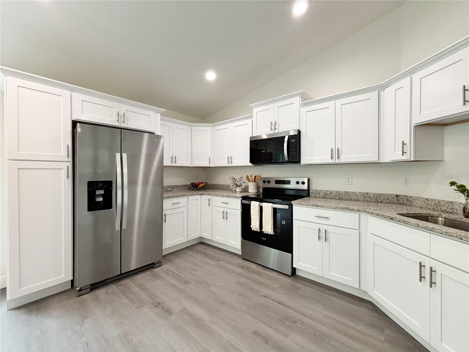 RAINBOW LAKES ESTATE - Residential