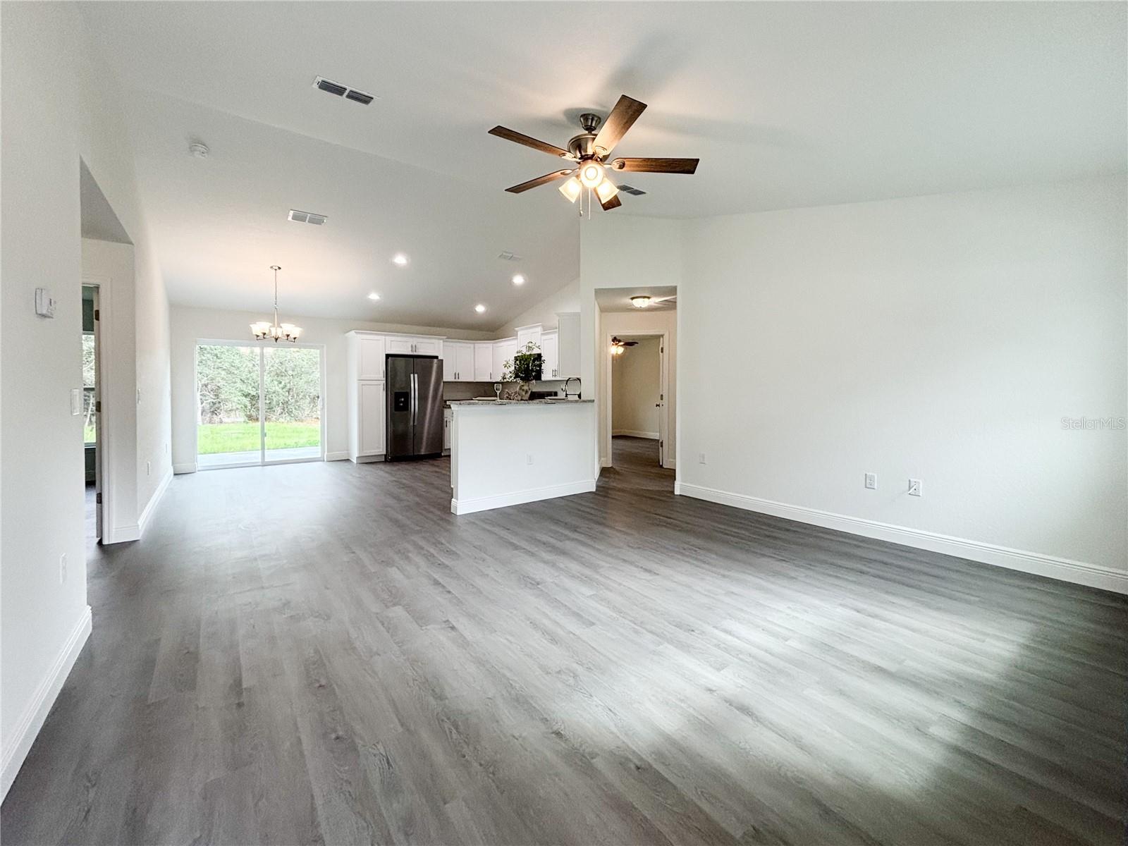 RAINBOW LAKES ESTATE - Residential