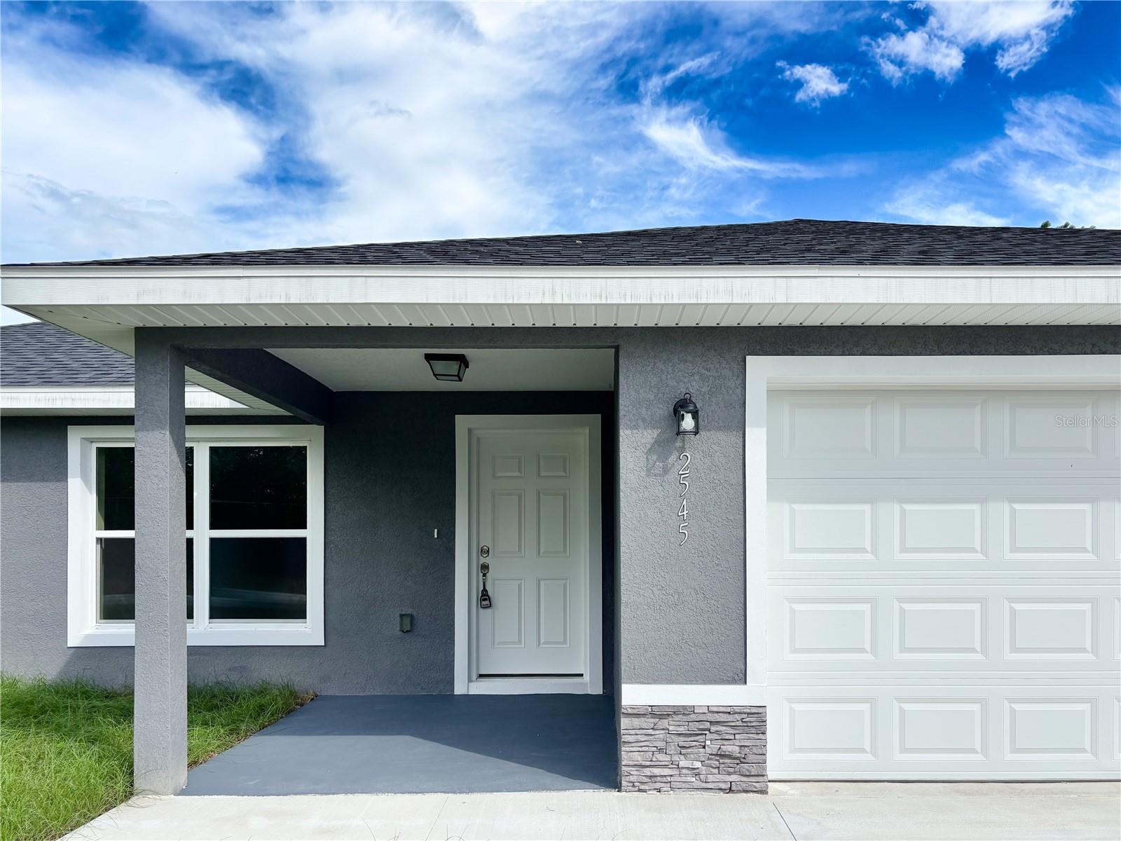 2545 SW BREEZY POINT DRIVE