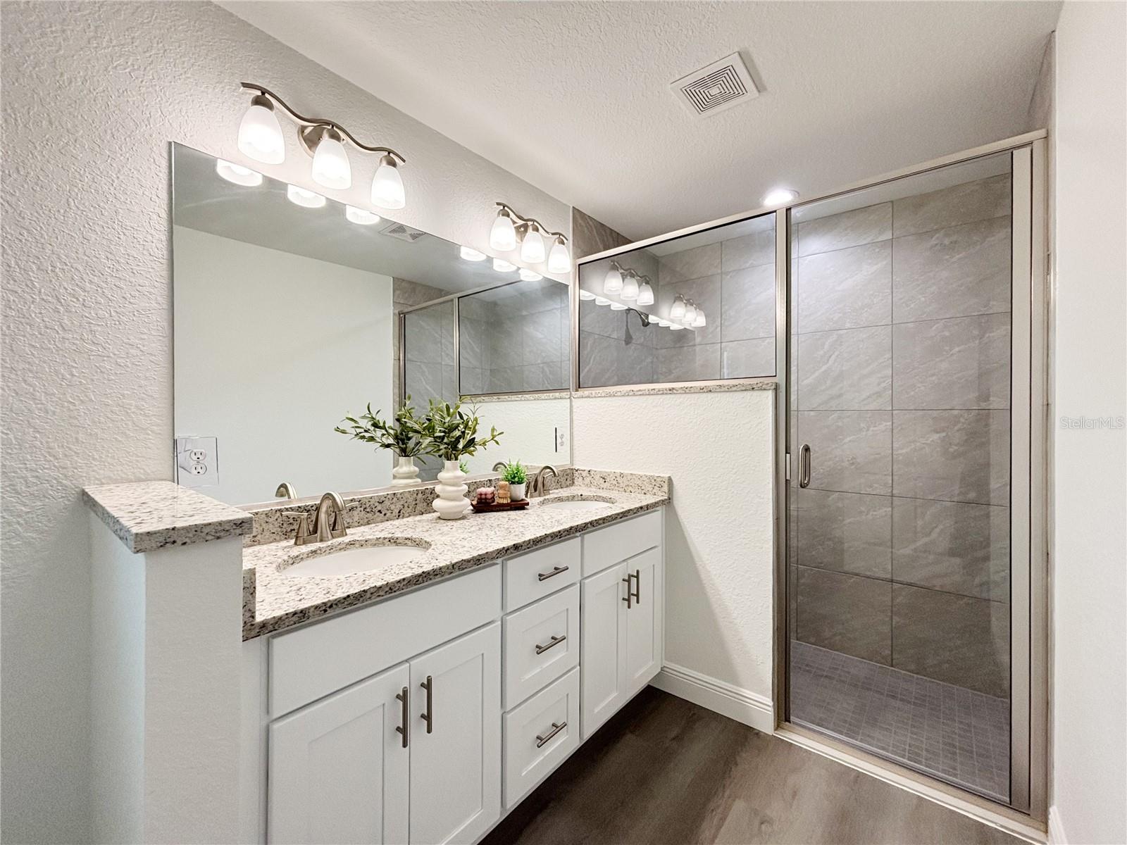 RAINBOW LAKES ESTATE - Residential