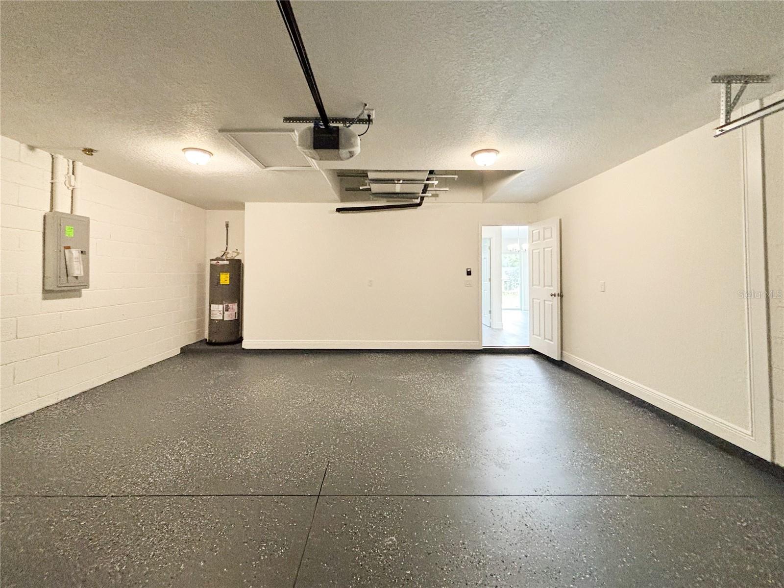 RAINBOW LAKES ESTATE - Residential