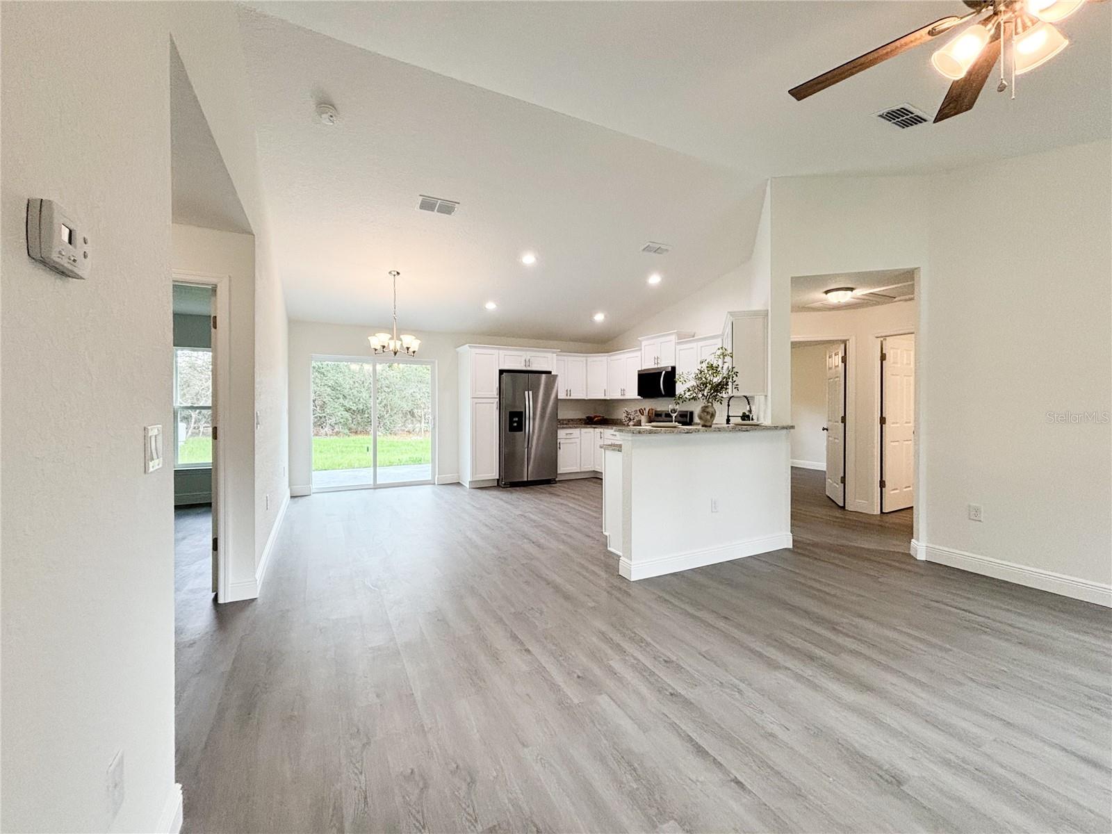 RAINBOW LAKES ESTATE - Residential