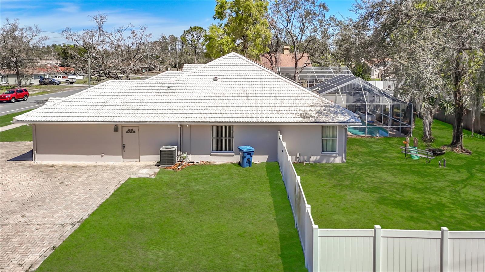 SPRING HILL - Residential