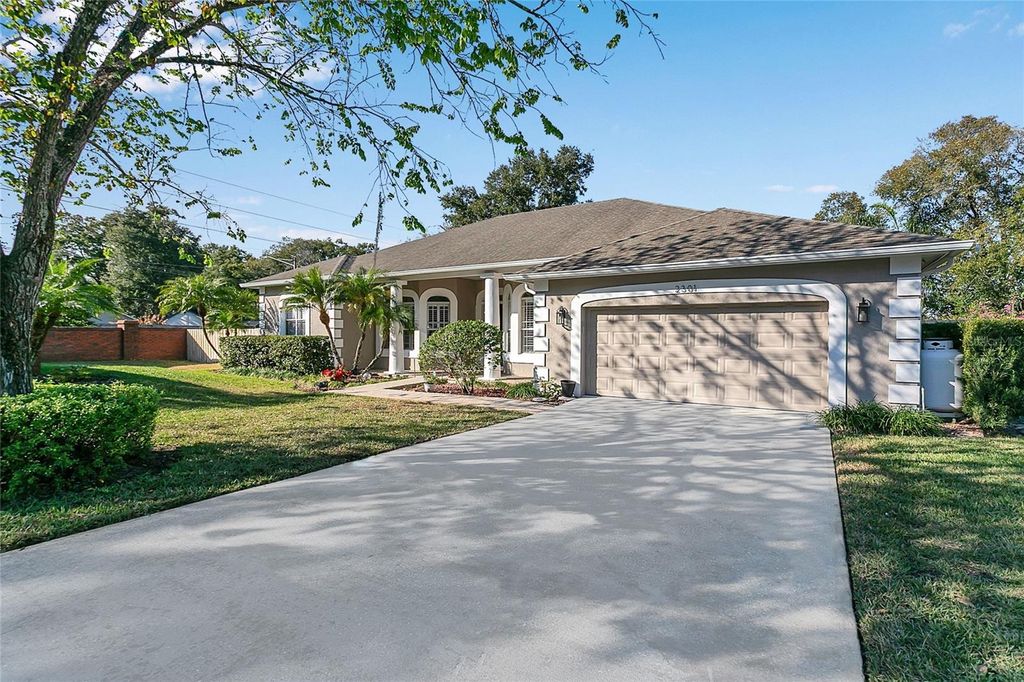 Photo of 2301 Ridgeside Road, Apopka, FL 32712 (MLS # O6377058)
