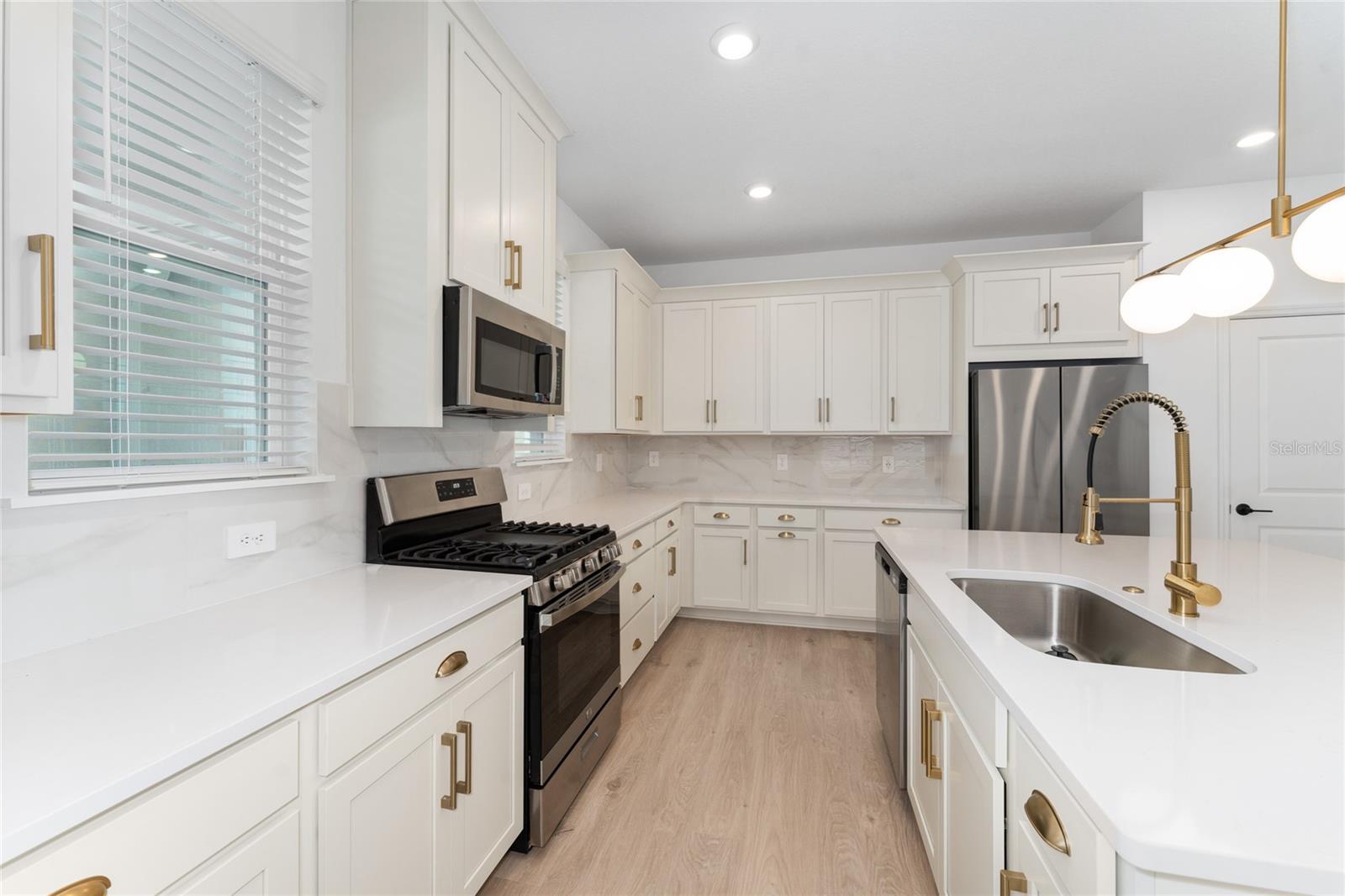 HARVEST/OVATION - Residential Lease