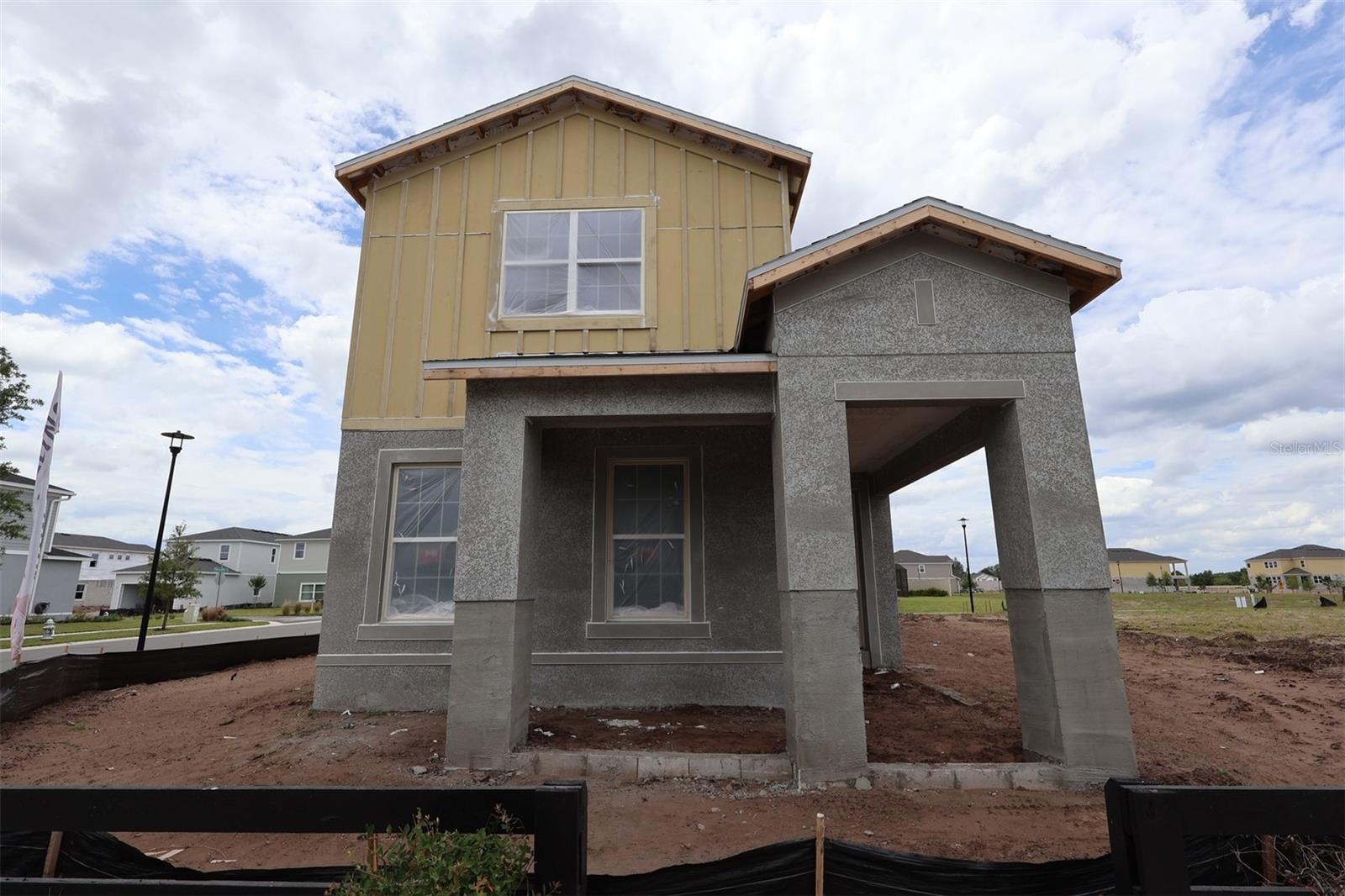 CENTER LAKE ON THE PARK - Residential