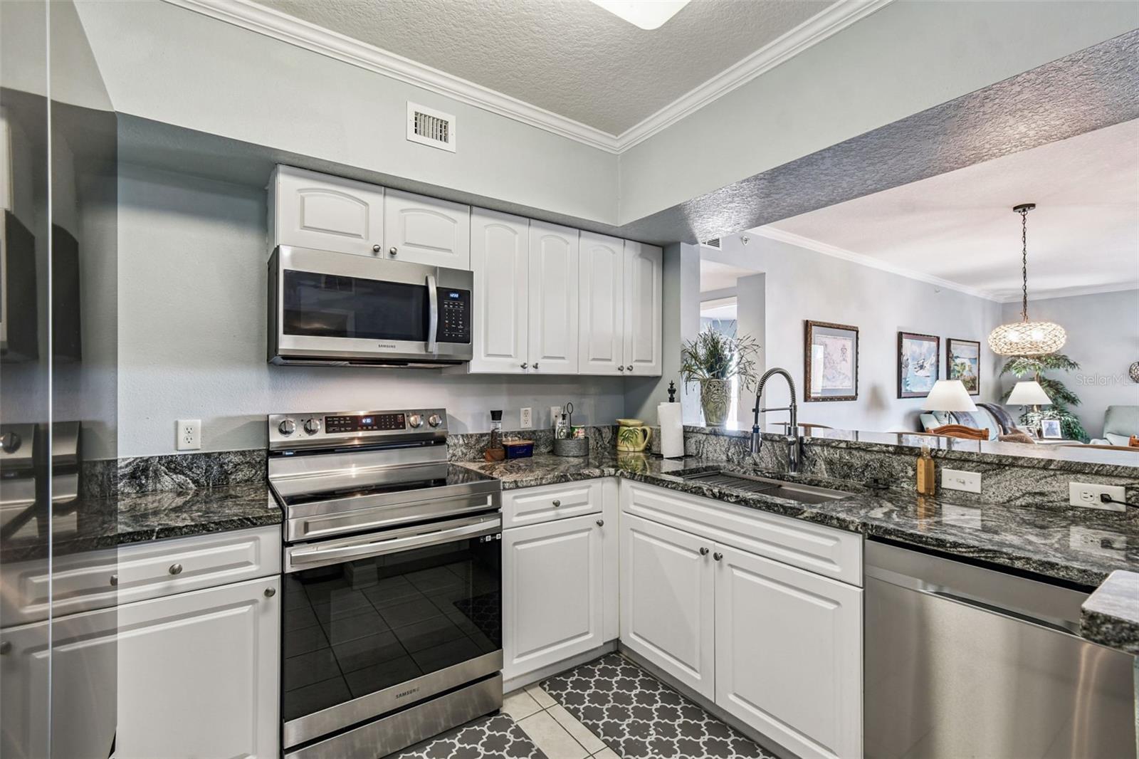 SEAVIEW PLACE/GULF LNDGS - Residential