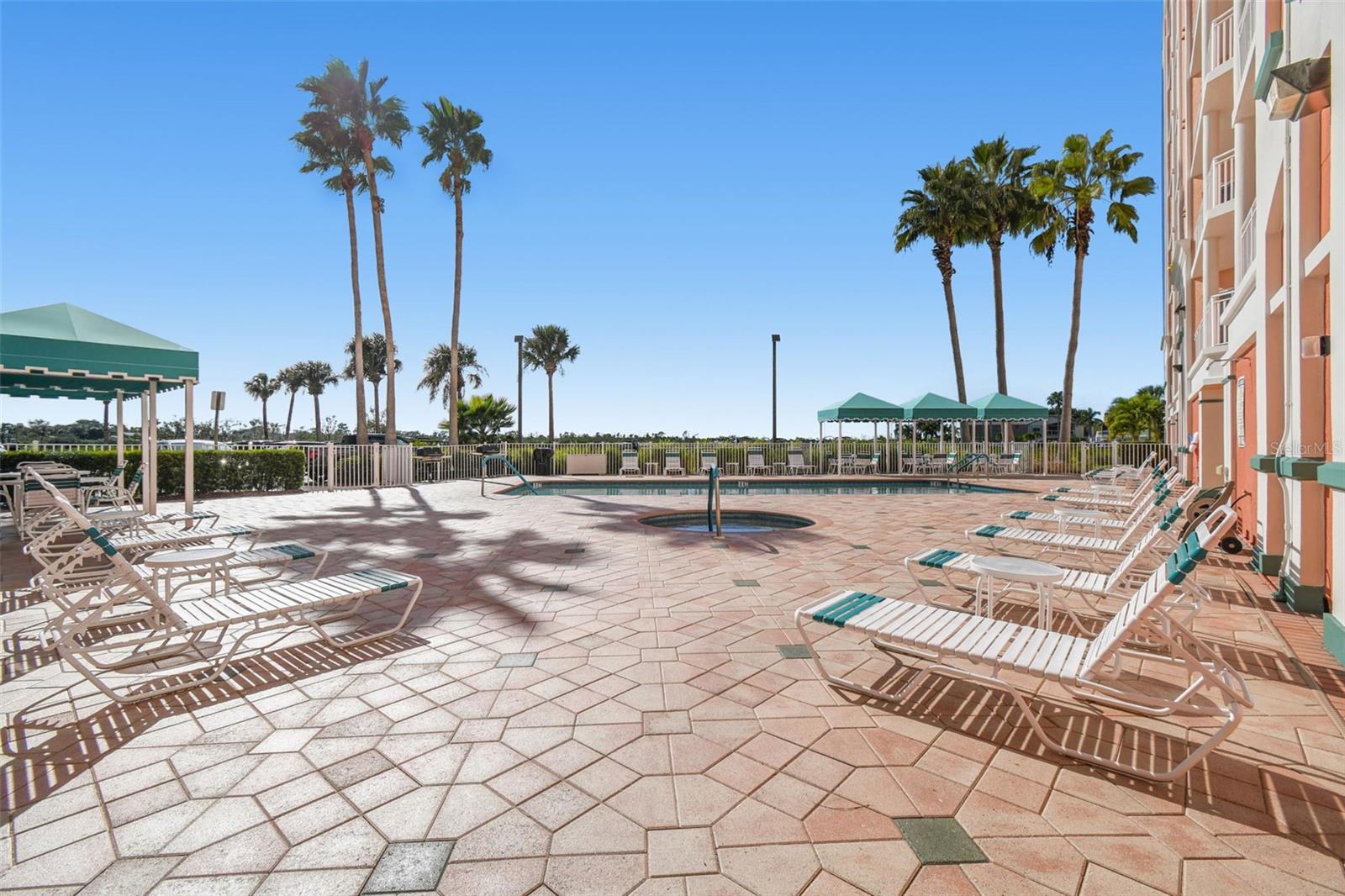 SEAVIEW PLACE/GULF LNDGS - Residential