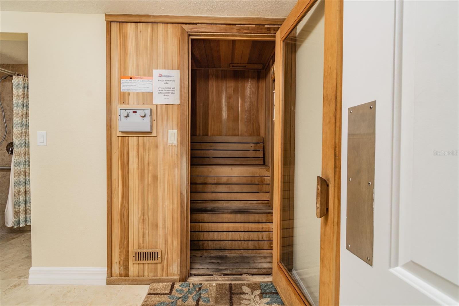 SEAVIEW PLACE/GULF LNDGS - Residential