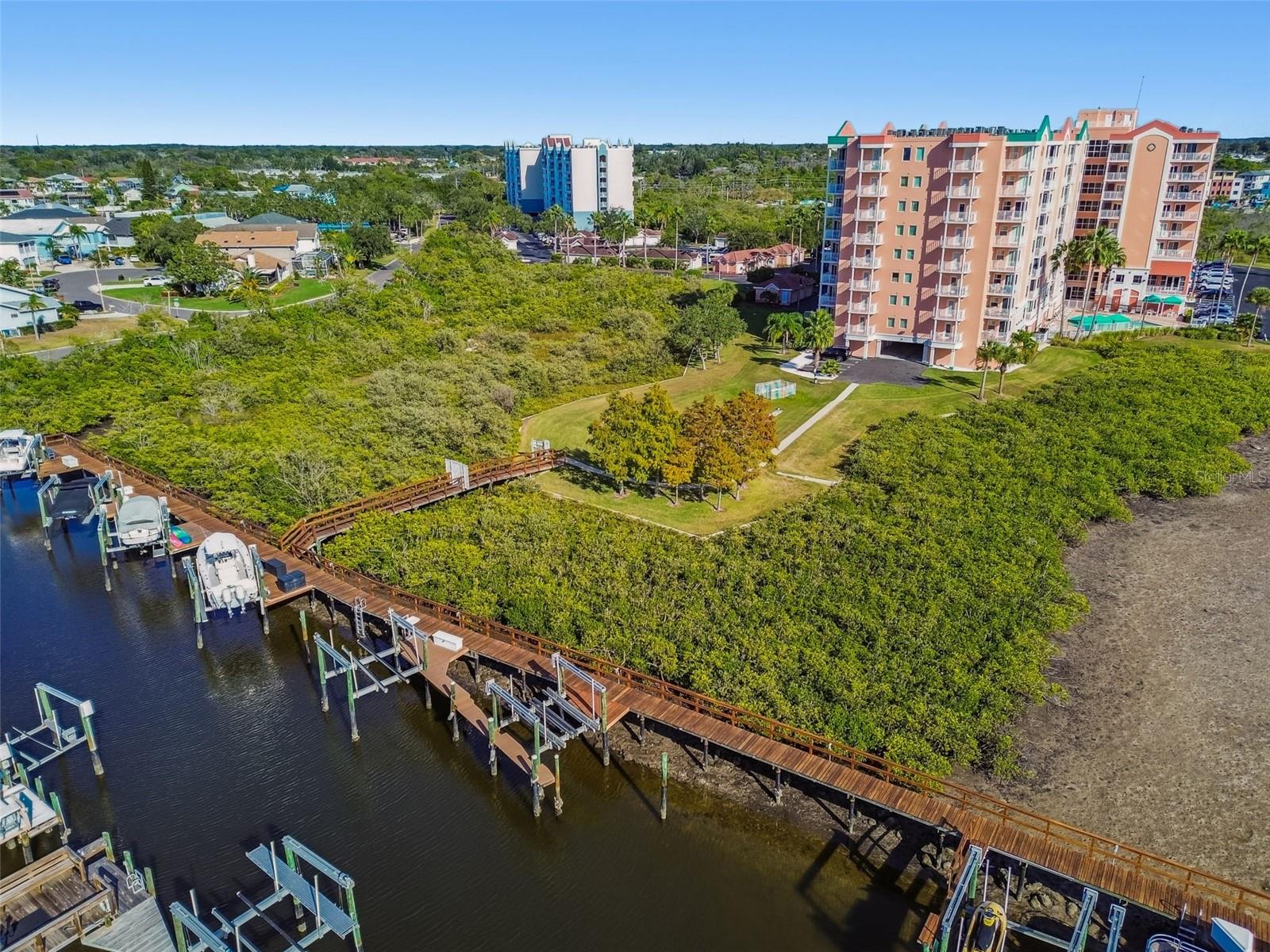 SEAVIEW PLACE/GULF LNDGS - Residential