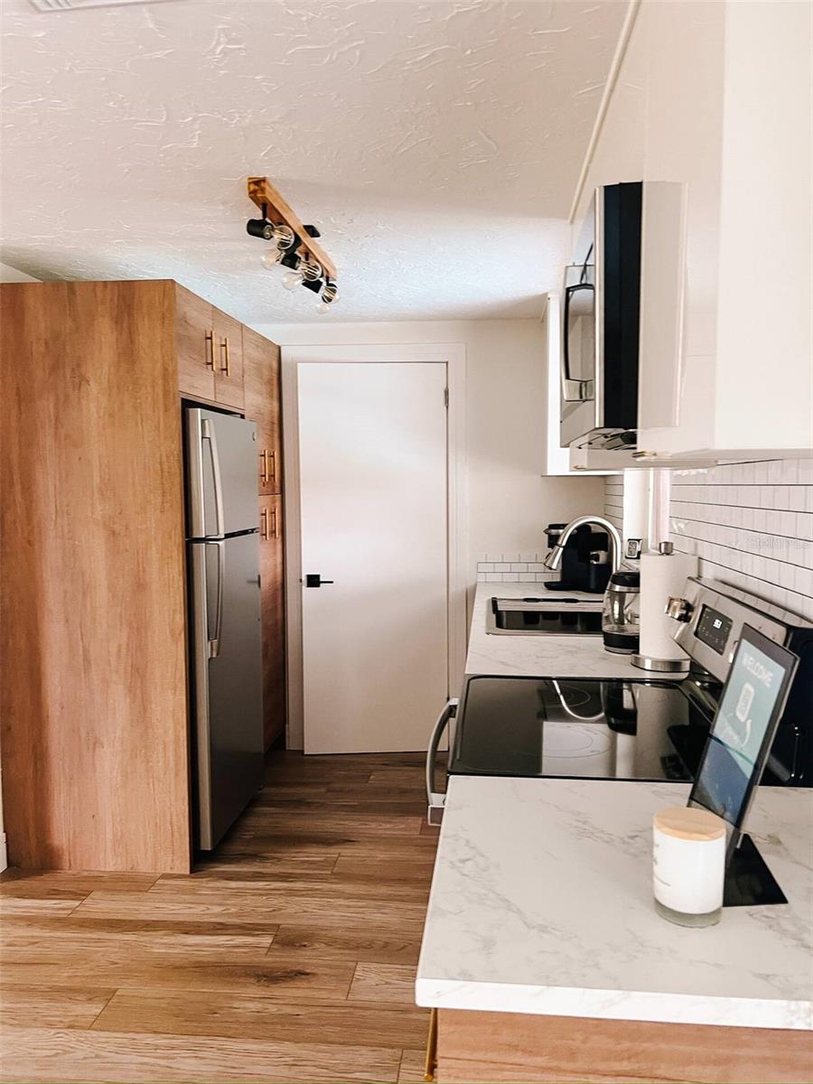 SOUTH VENICE - Residential Lease