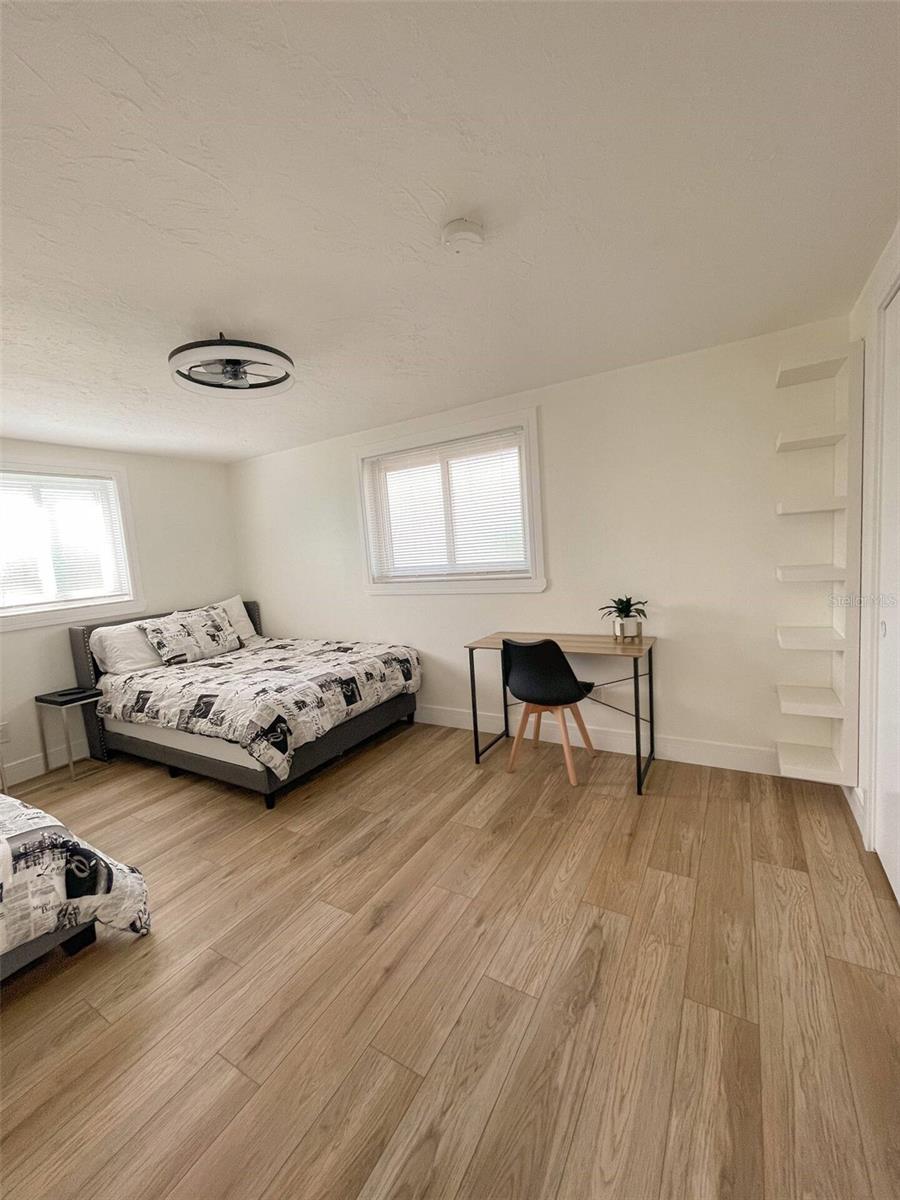 SOUTH VENICE - Residential Lease
