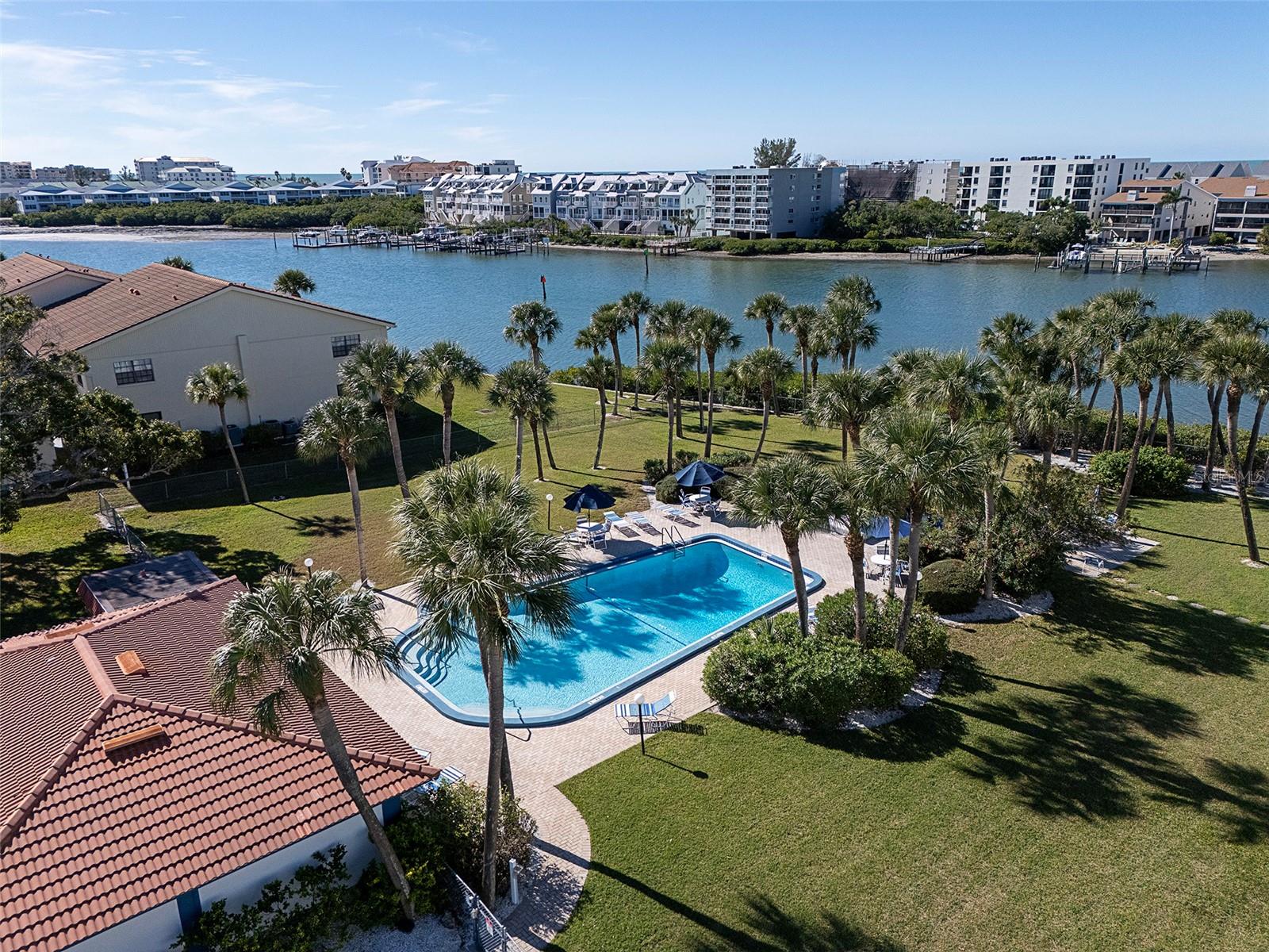 IMPERIAL POINT CONDO - Residential