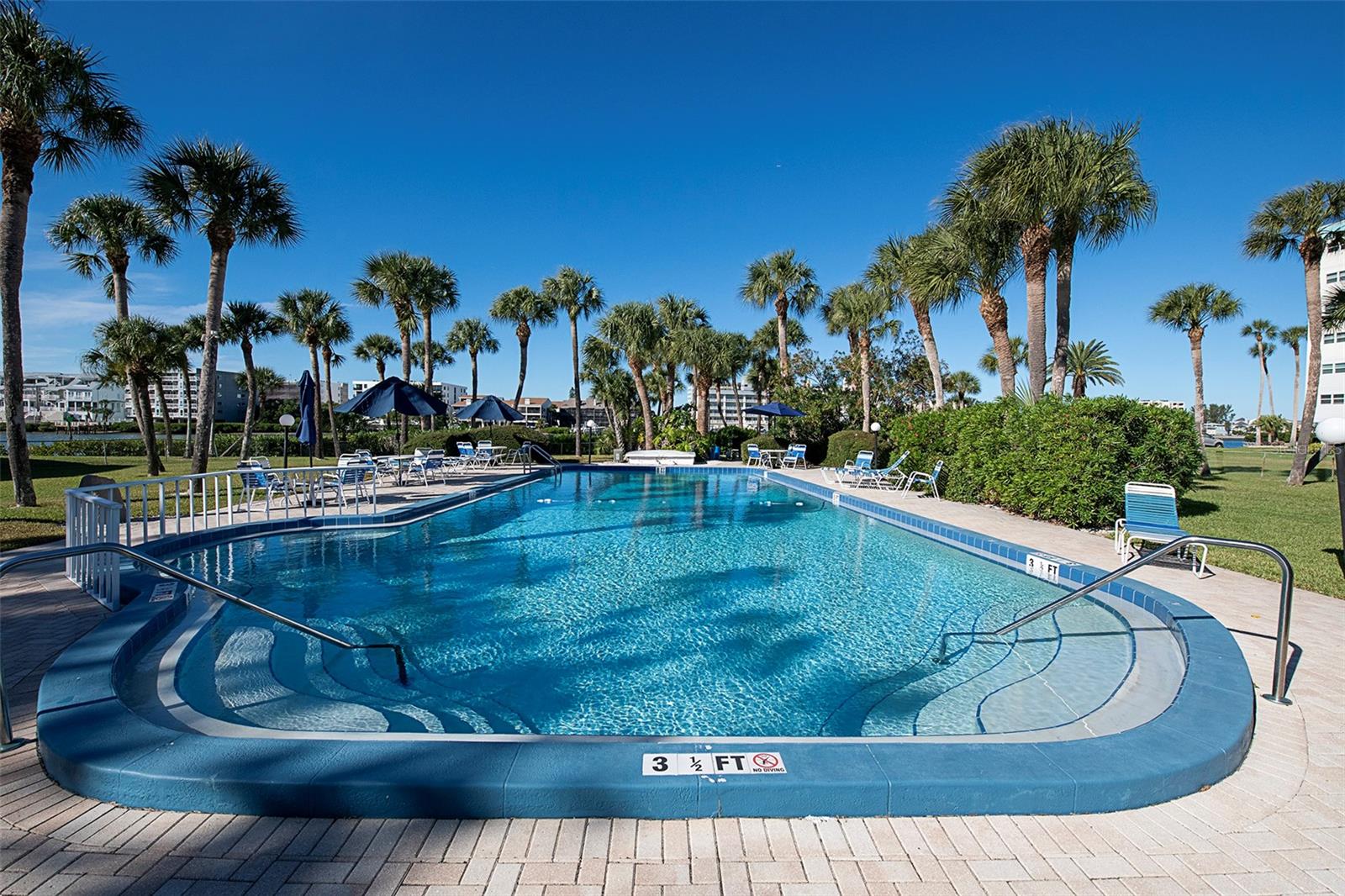 IMPERIAL POINT CONDO - Residential