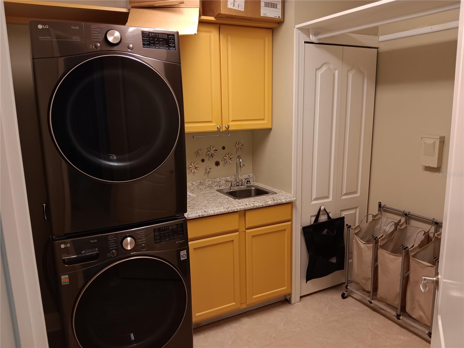 BRIGHTWATER TWNHMS - Residential Lease