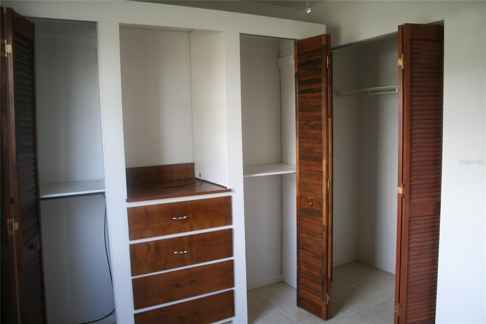 APOLLO BEACH UNIT TWO - Residential