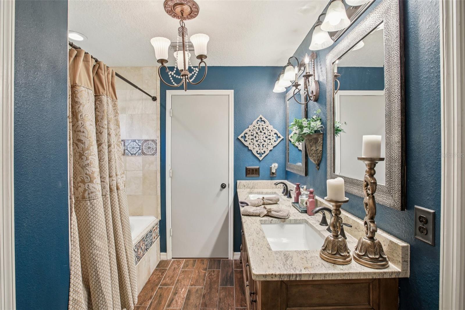 CALUSA TRACE UNIT IX PH II - Residential