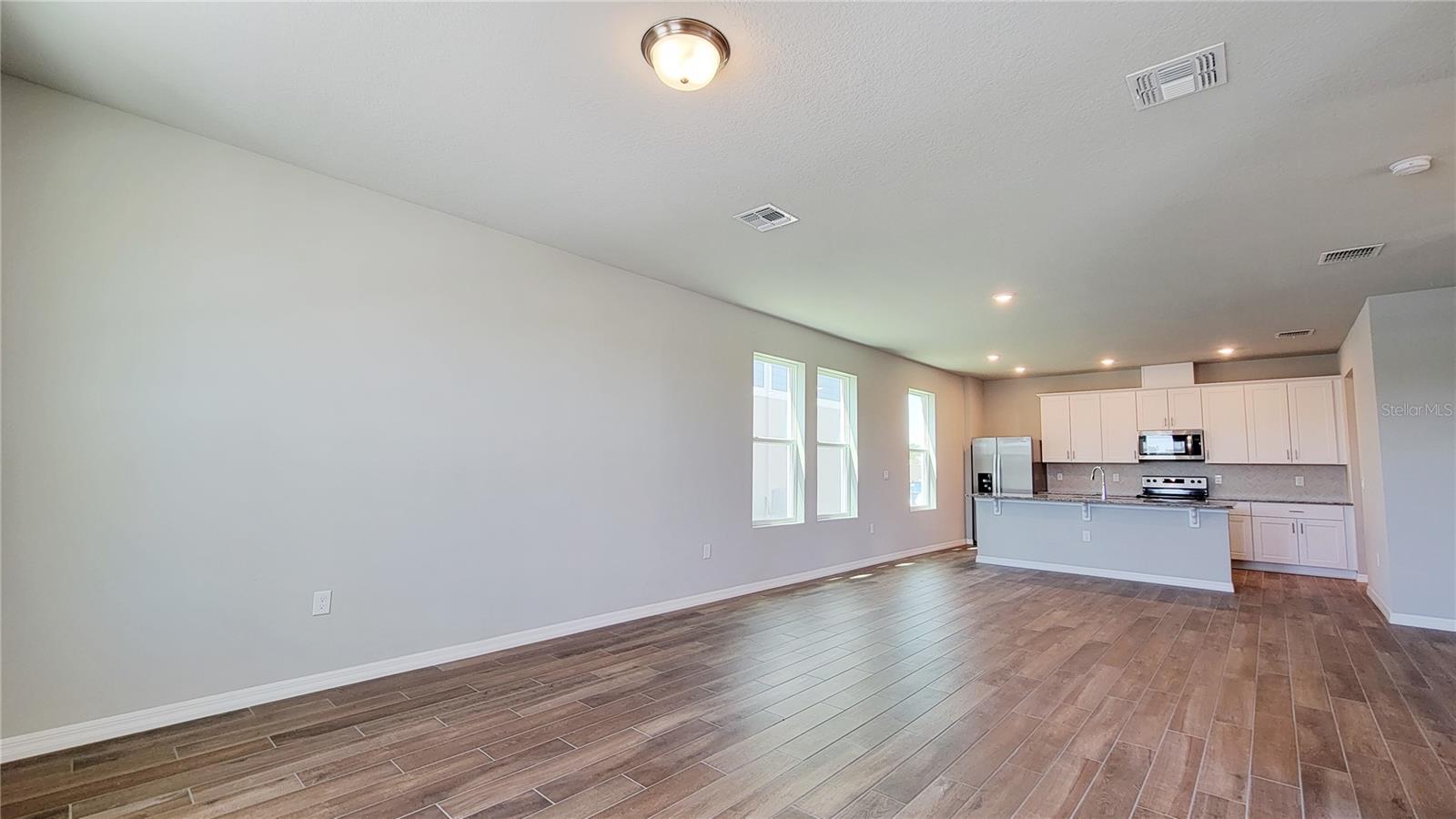 SILVER SPRINGS PB 30 PGS 90-96 LOT 79 - Residential Lease