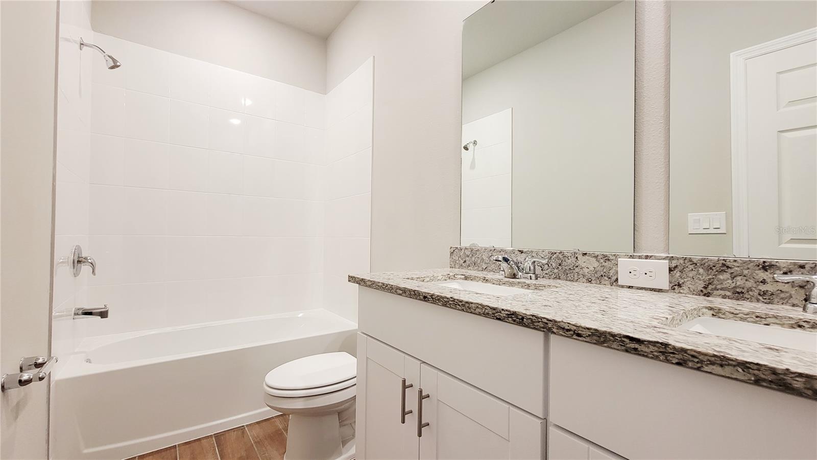 SILVER SPRINGS PB 30 PGS 90-96 LOT 79 - Residential Lease