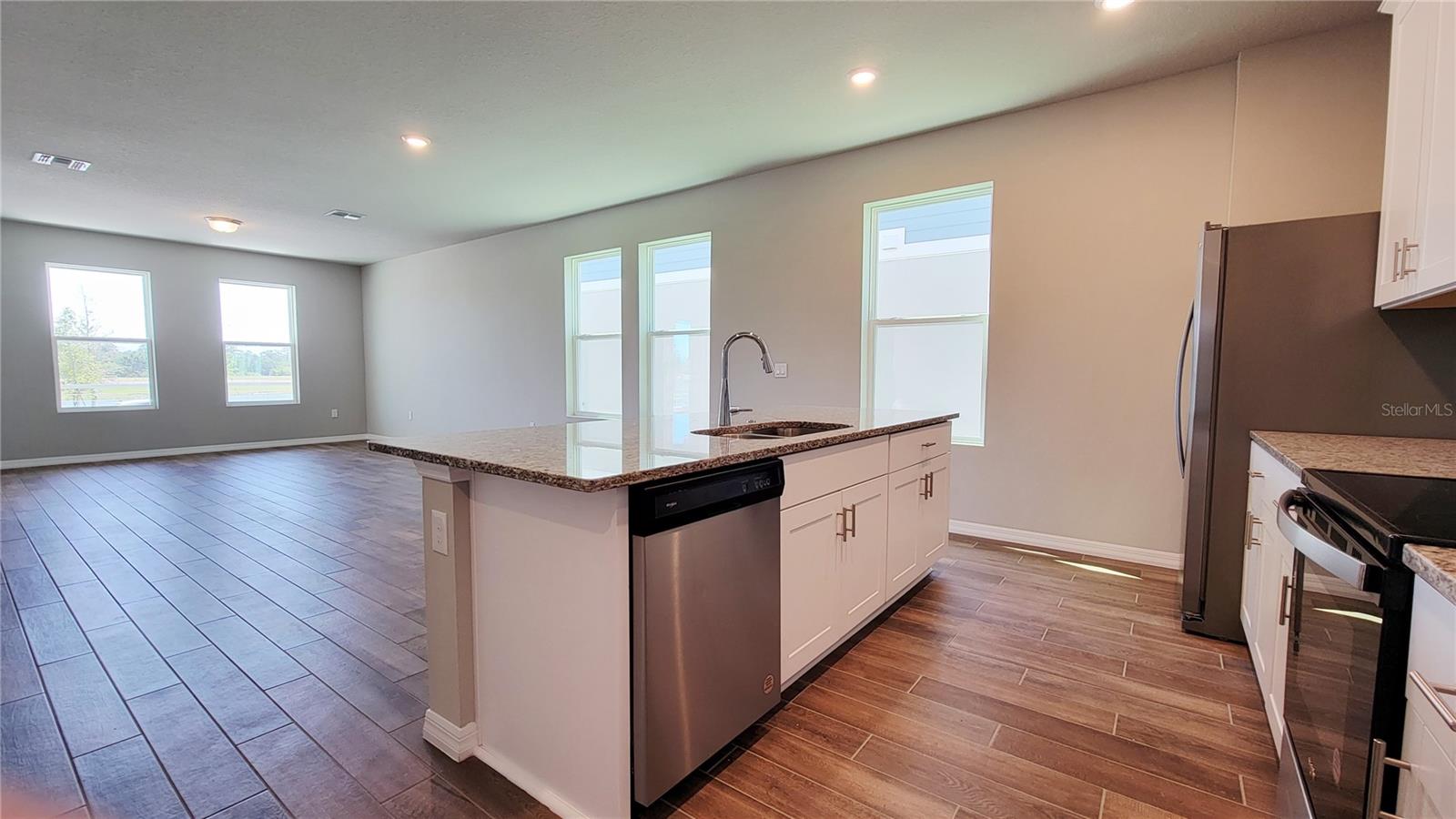 SILVER SPRINGS PB 30 PGS 90-96 LOT 79 - Residential Lease