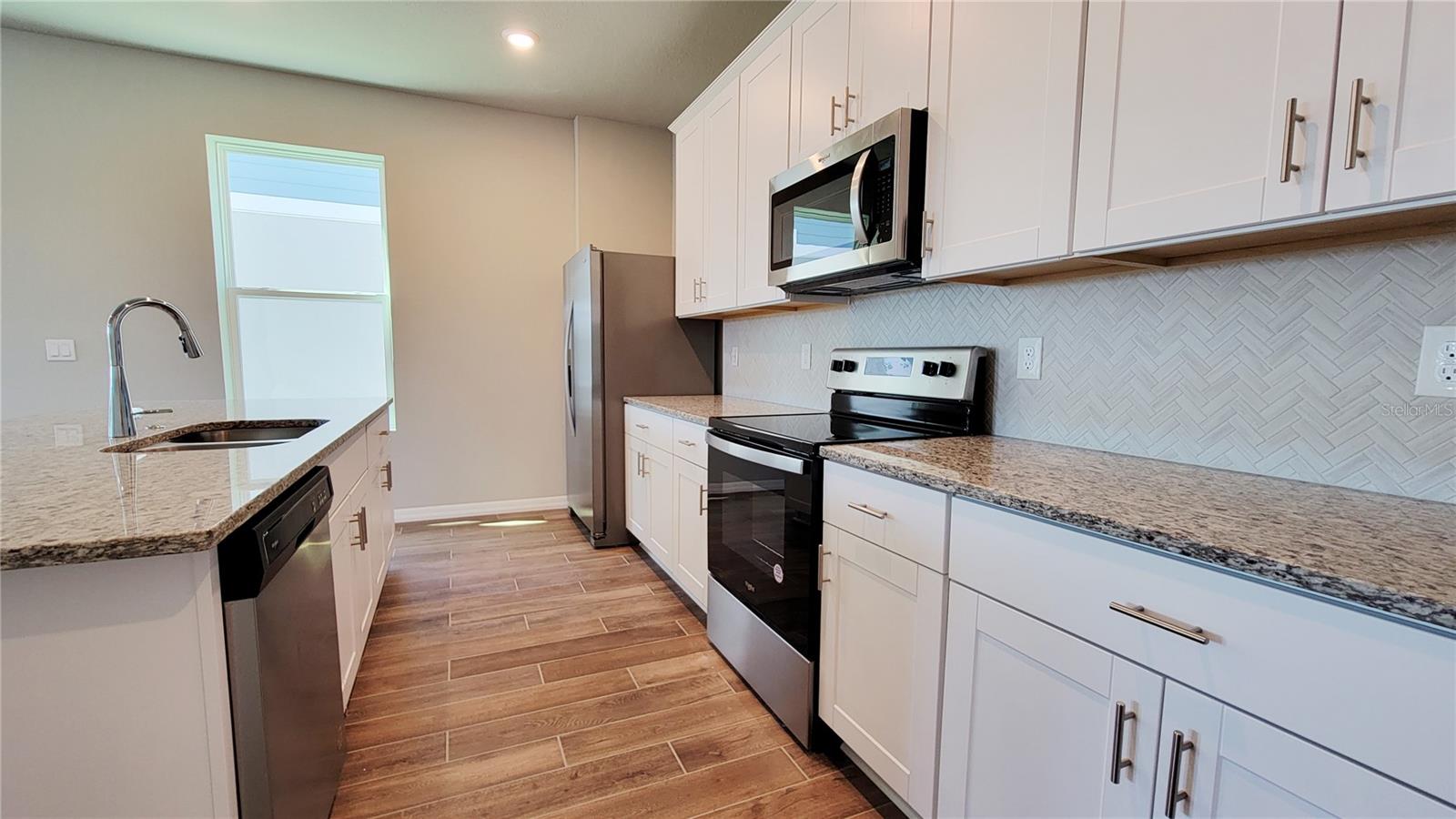 SILVER SPRINGS PB 30 PGS 90-96 LOT 79 - Residential Lease