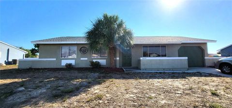 A home in PORT CHARLOTTE