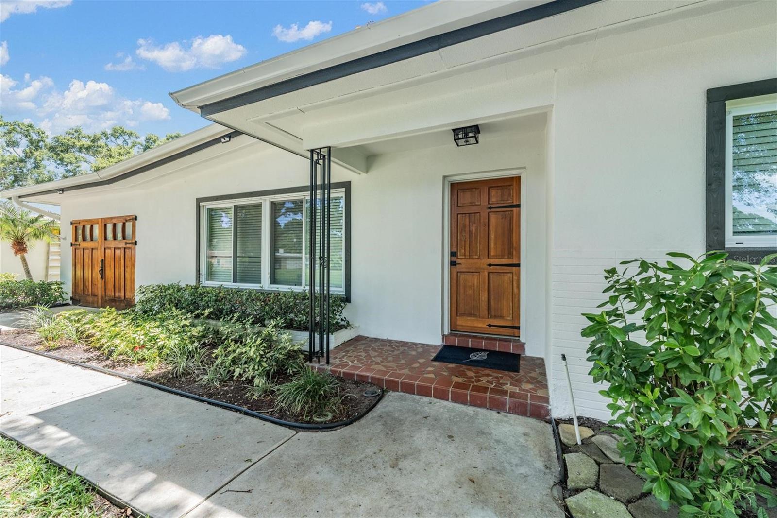 559 OAKWOOD DRIVE