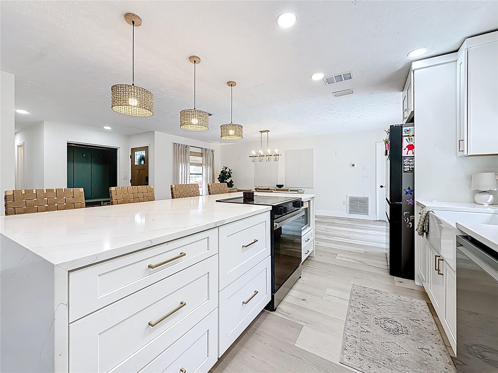 WILSHIRE ESTATES - Residential Lease