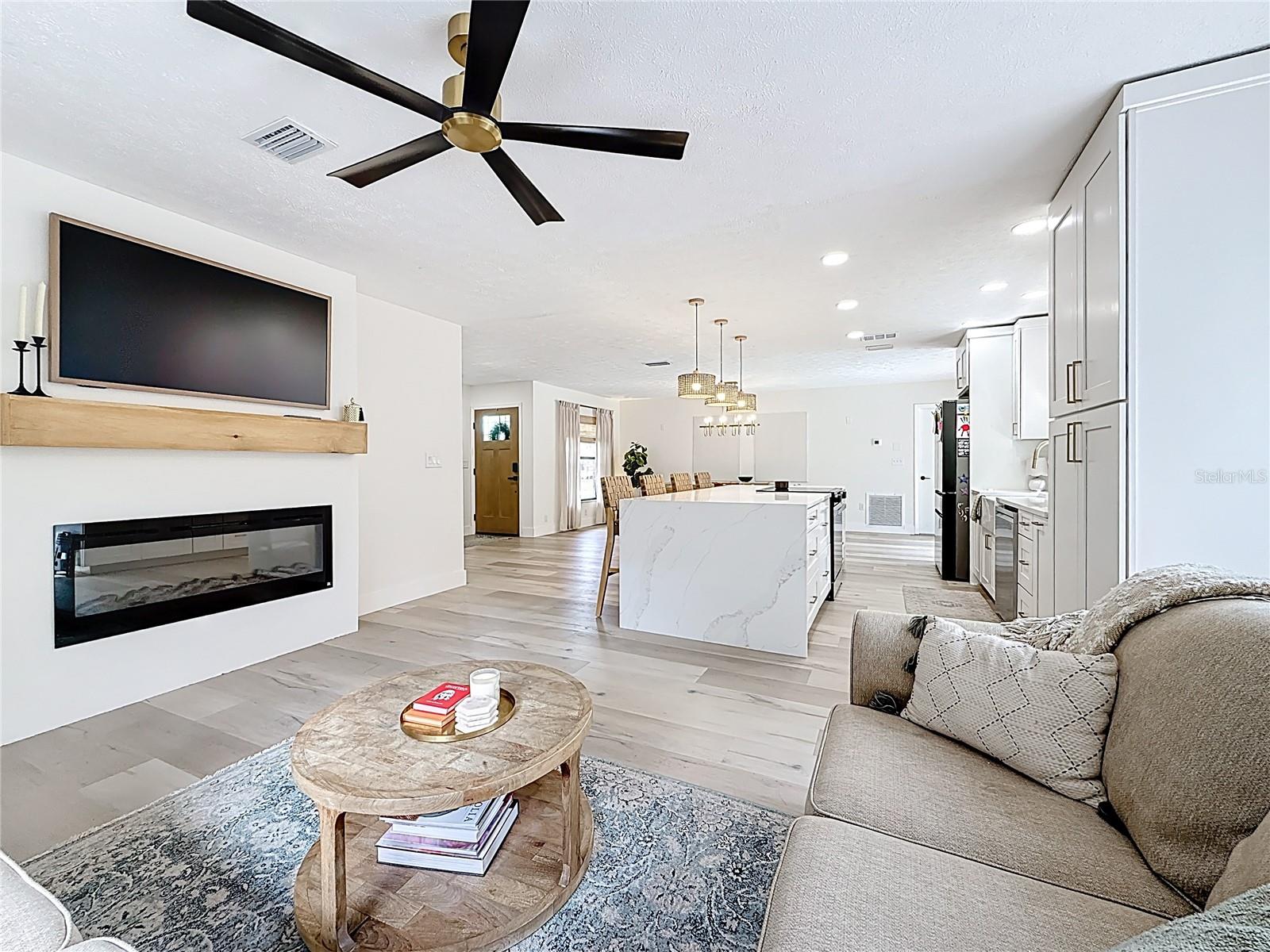 WILSHIRE ESTATES - Residential Lease