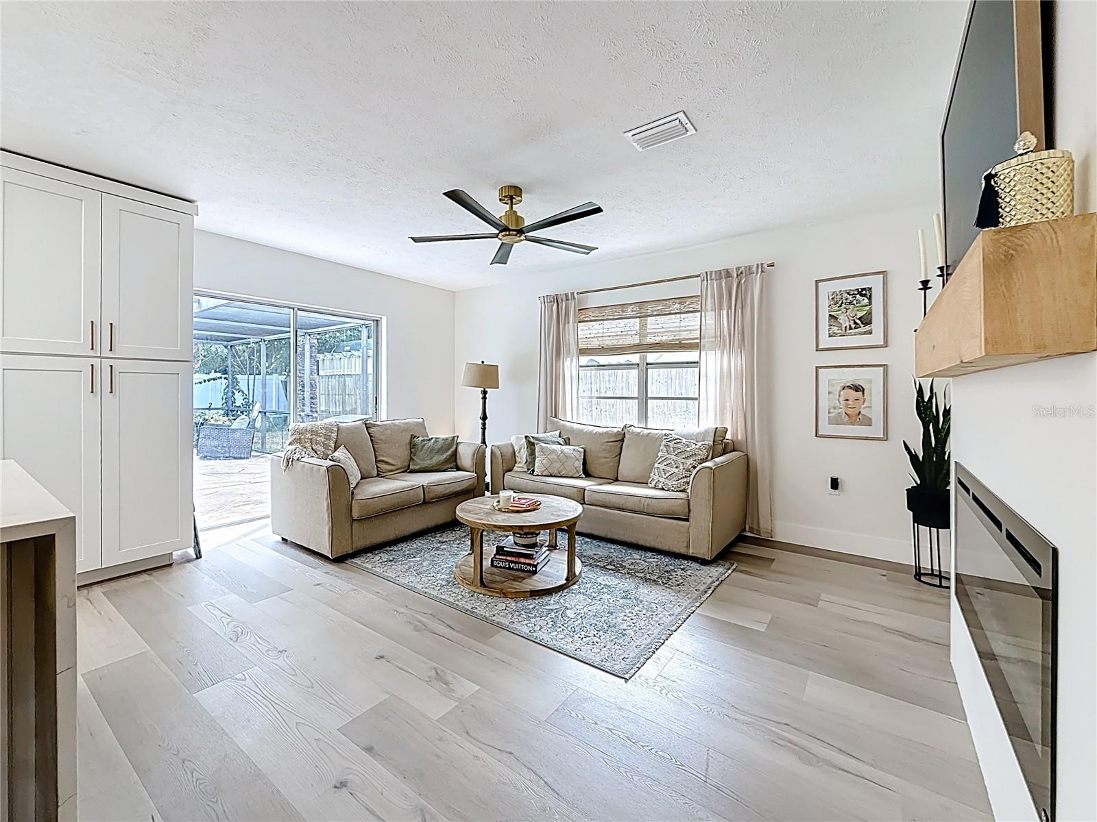 WILSHIRE ESTATES - Residential Lease