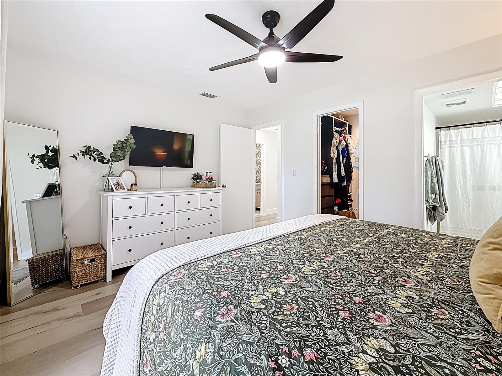 WILSHIRE ESTATES - Residential Lease