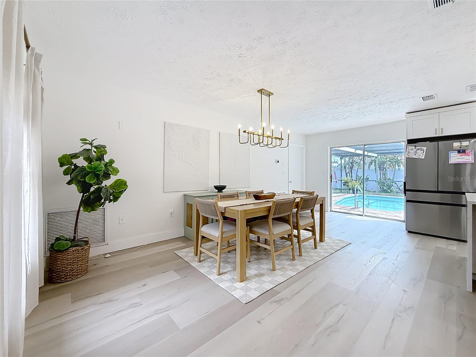 WILSHIRE ESTATES - Residential Lease