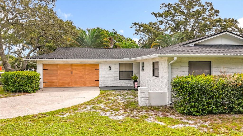 Photo of 2959 Laurel Court, Dunedin, FL 34698 (MLS # TB8453645)