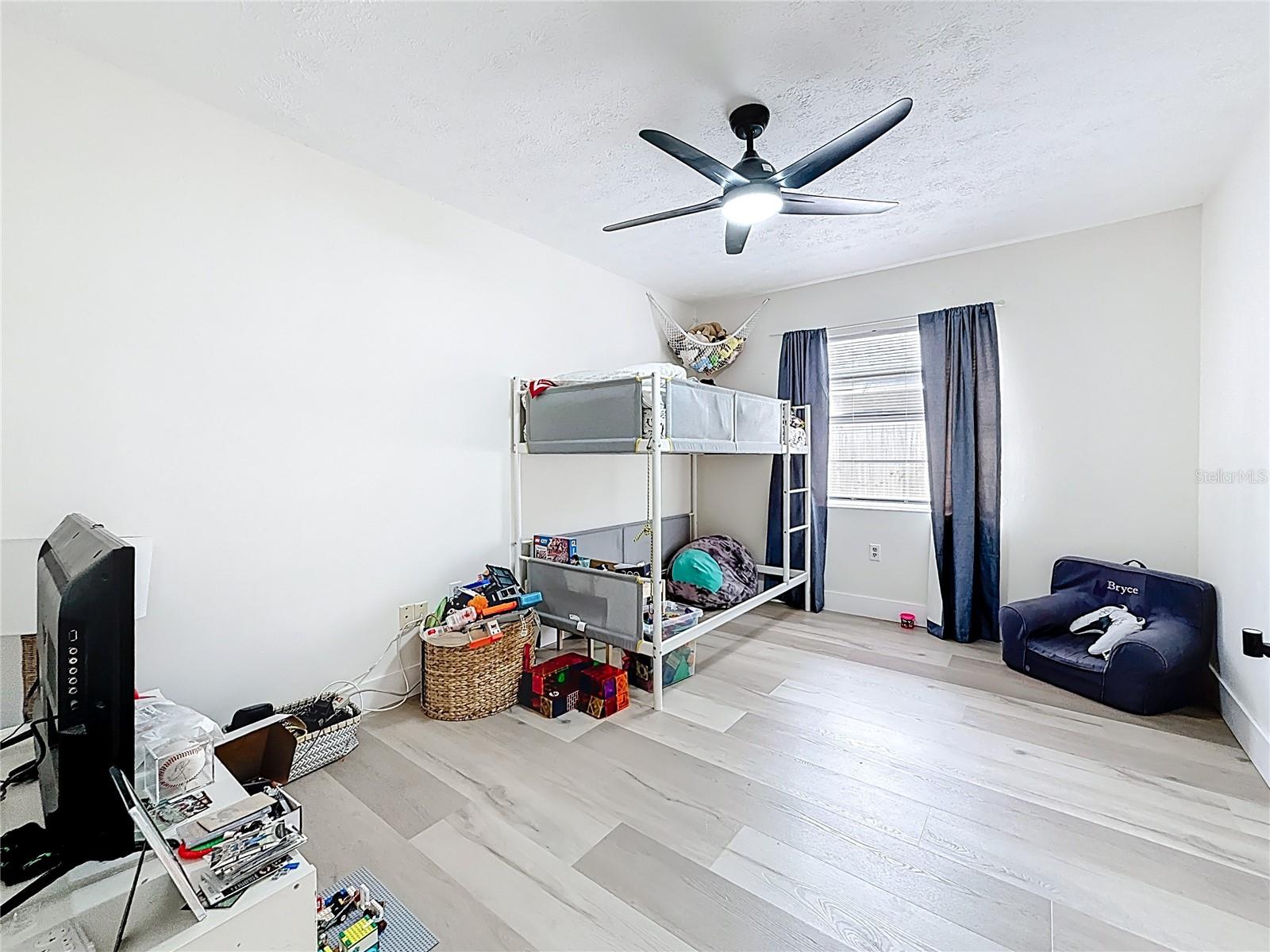 WILSHIRE ESTATES - Residential Lease