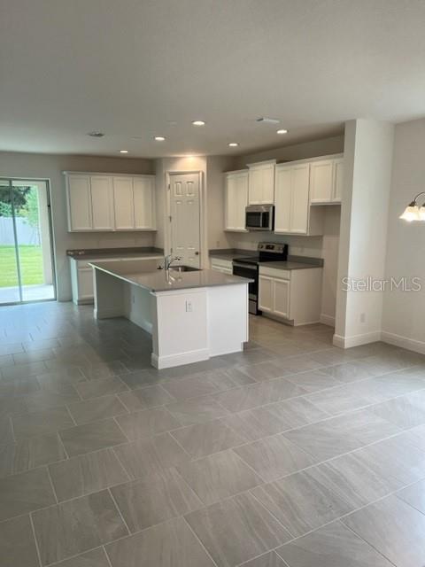 HANOVER LAKES - Residential