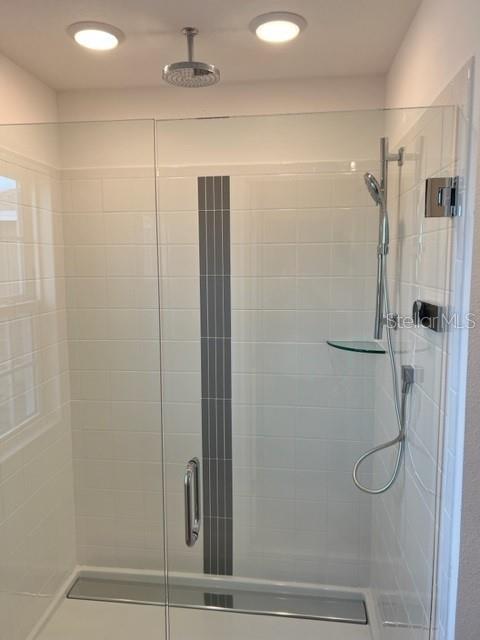 HANOVER LAKES - Residential