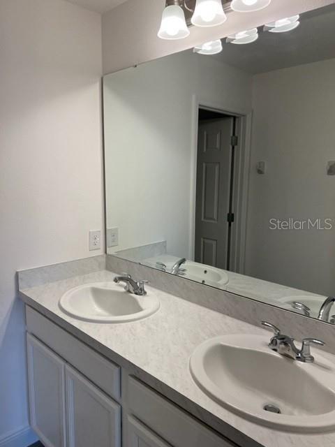 HANOVER LAKES - Residential