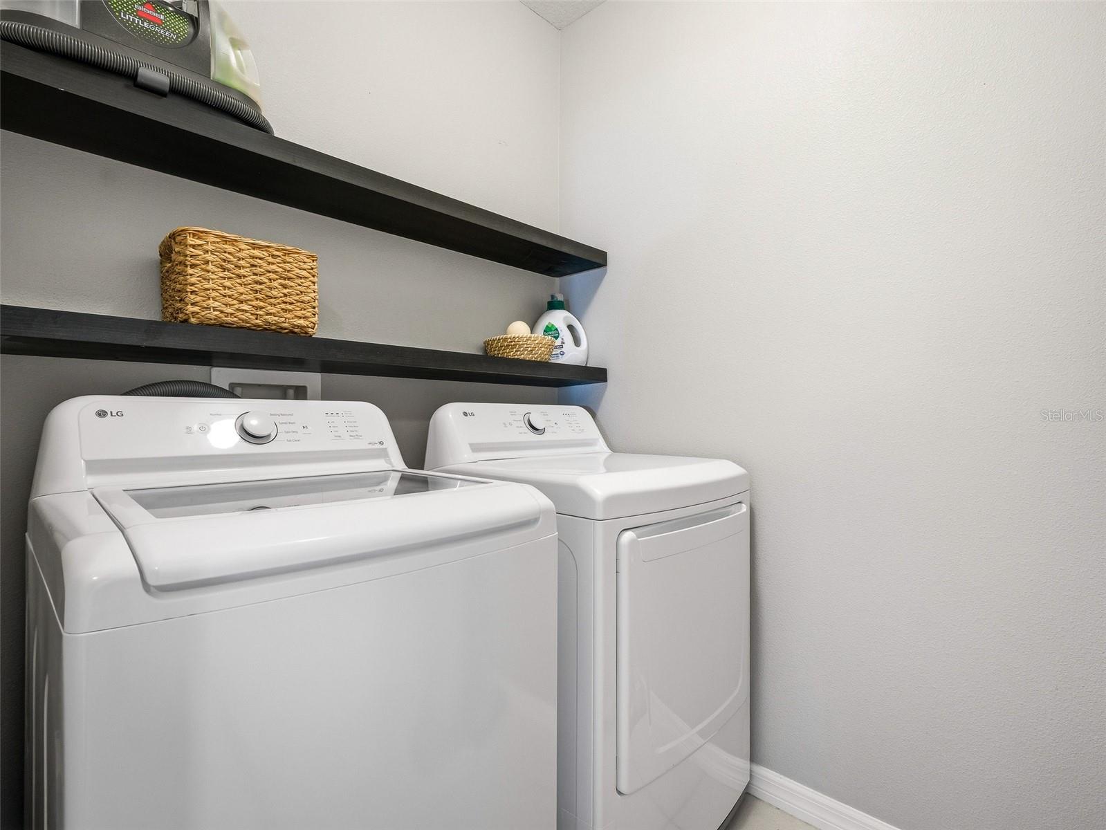 SABAL LAKES - Residential