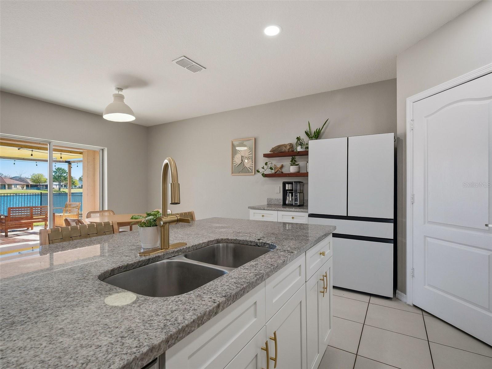 SABAL LAKES - Residential