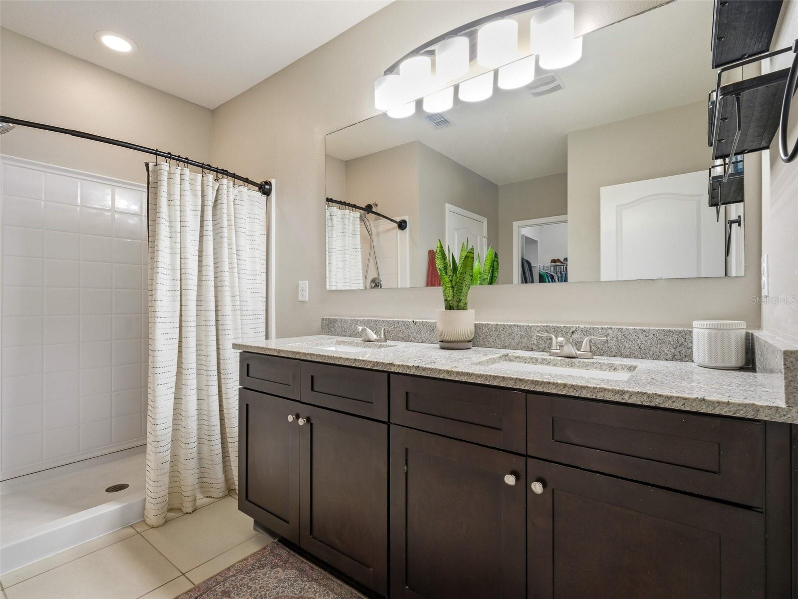 SABAL LAKES - Residential